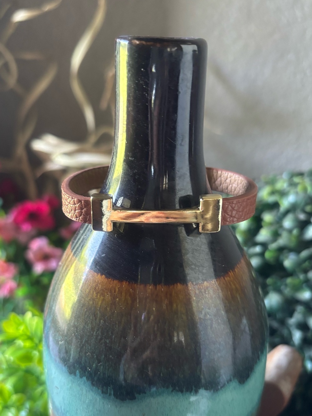Leather Strap Bracelet with Gold-Tone Bar - Brown